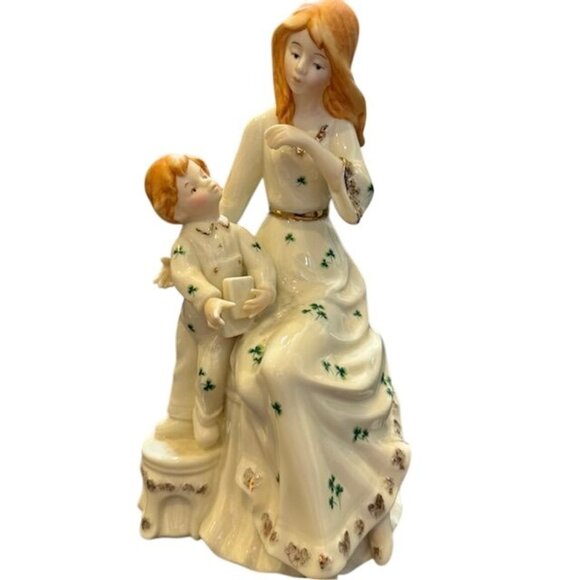 Irish Porcelain Mother & Child Figurine With Shamrock Details - Picture 1 of 6